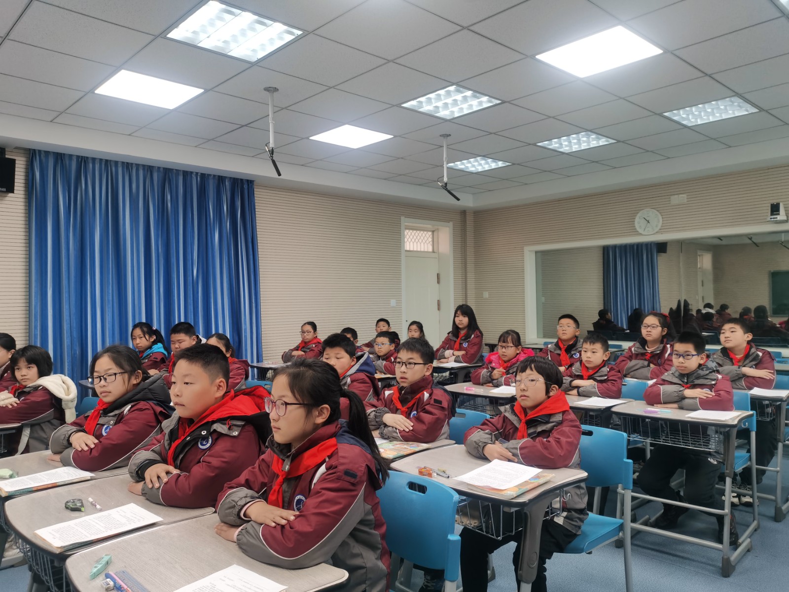 1施芳菲童学课堂全景.jpg