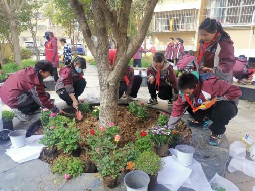 20240312五3中队植树节活动报道_html_m138dfbf5.jpg