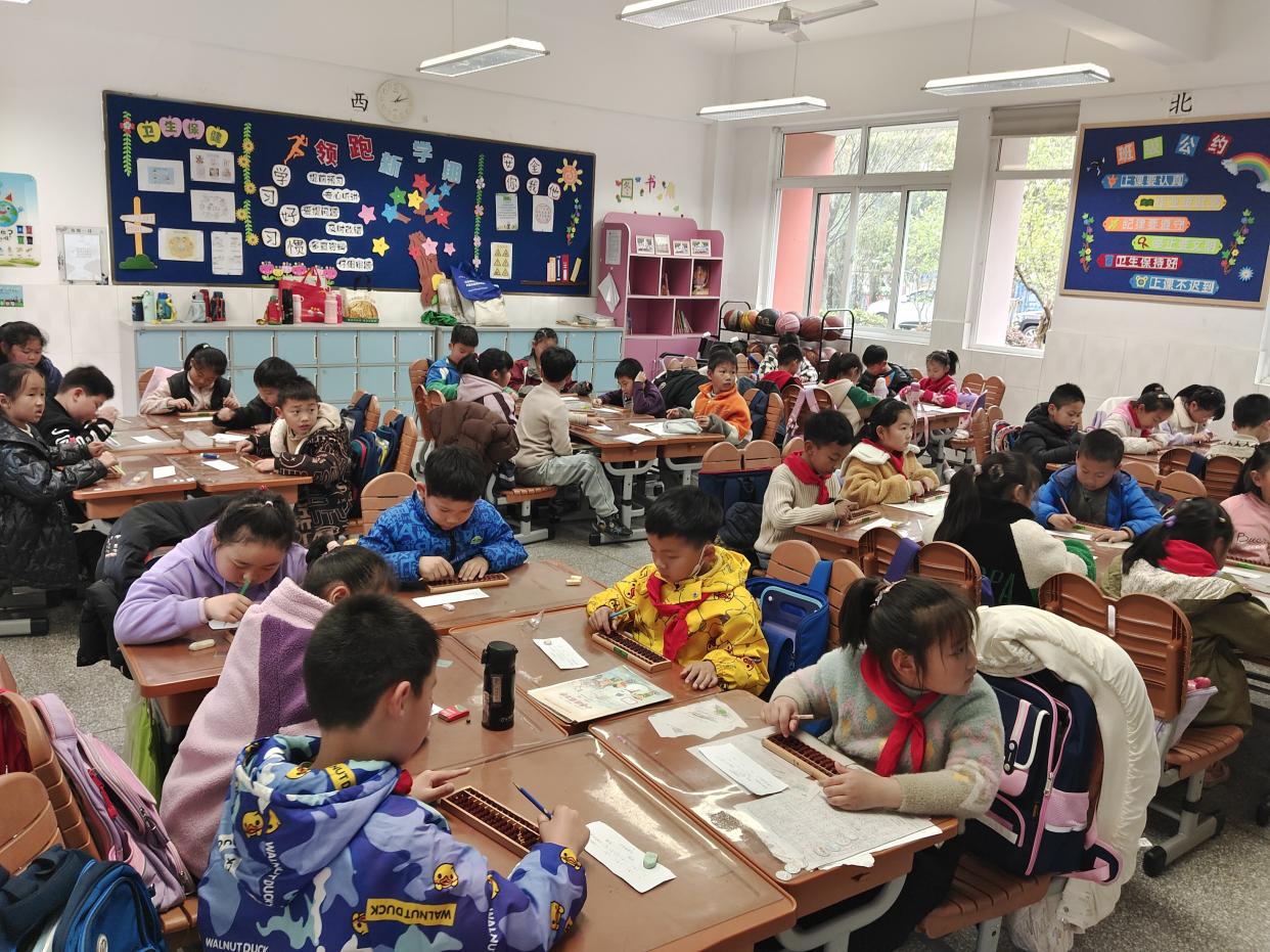 20240328启智珠心算二年级班级赛报道_html_m1e54499c.jpg