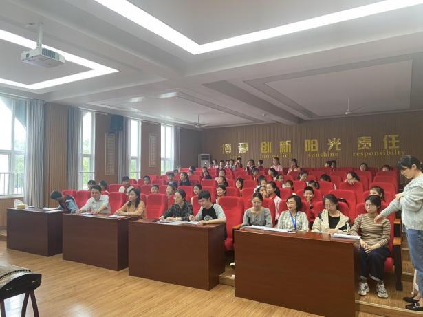 器乐比赛新闻稿_html_m19aff268.jpg