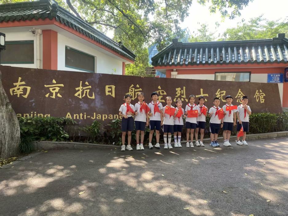 二2红色寻访＋送清凉活动报道（李嘉靓写）_html_f691a25.jpg