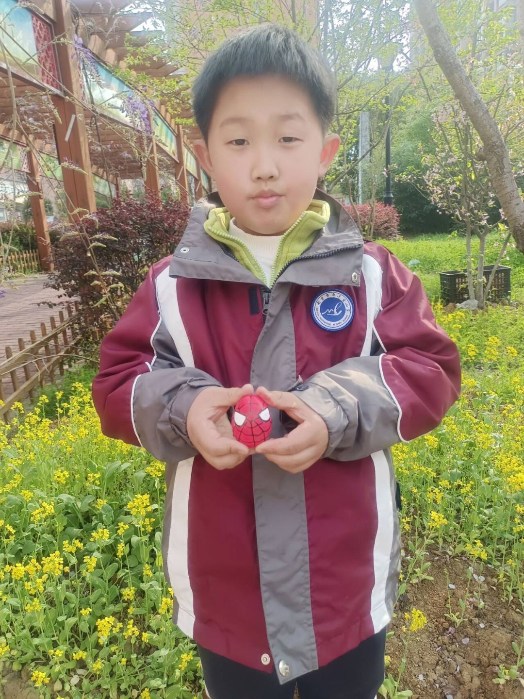 清明祭英烈，童心承传统_html_43c8851.jpg