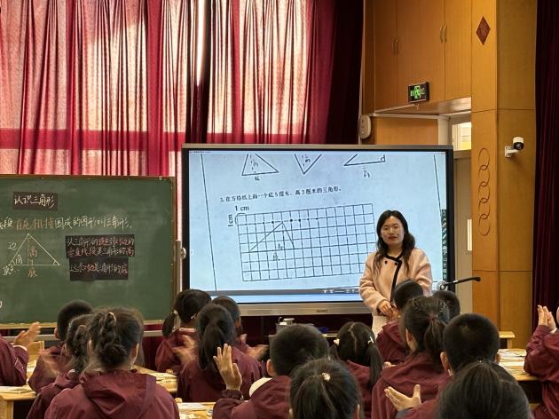 20250321数学组大组教研报道_html_559c52e2.jpg