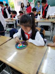 20210520魔幻数学节四年级班级赛报道_html_m2cc2a220.jpg