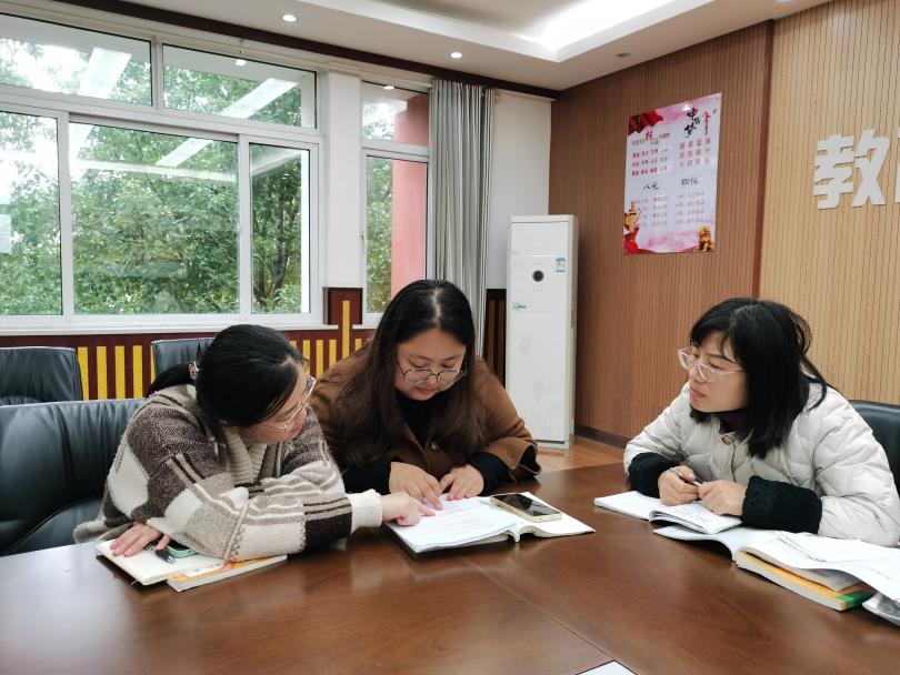 20221129语文组校本研修报道_html_m577a8c8a.jpg