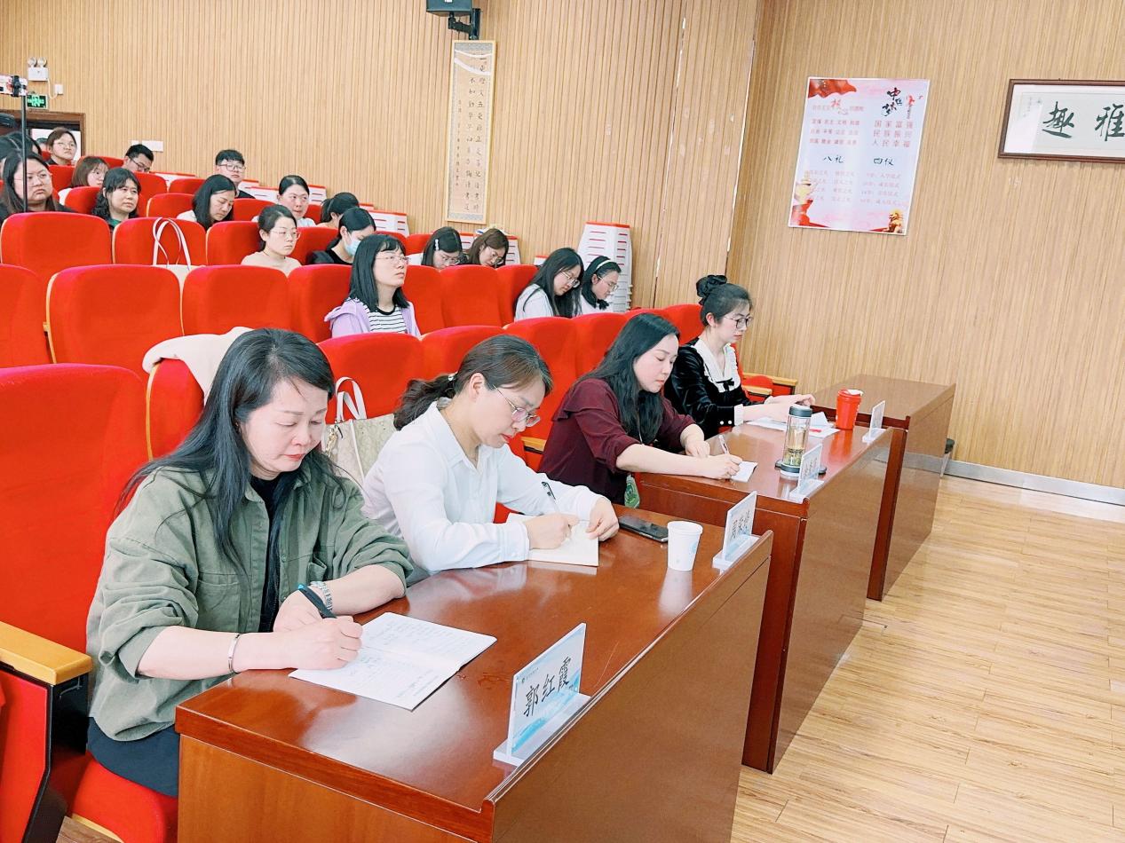 思辨阅读，点亮理性之光_html_1842e2a0.jpg