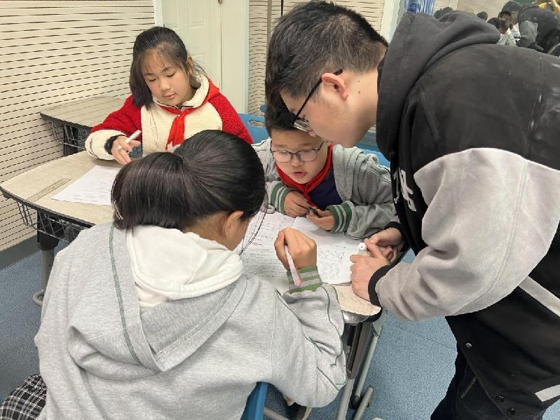 20230425丁豪童学课堂报道_html_47bc223d.jpg