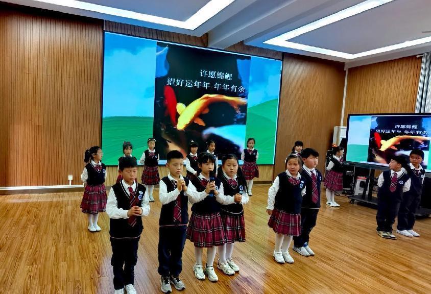一年级汉字文化节报道_html_m71bfdecd.jpg
