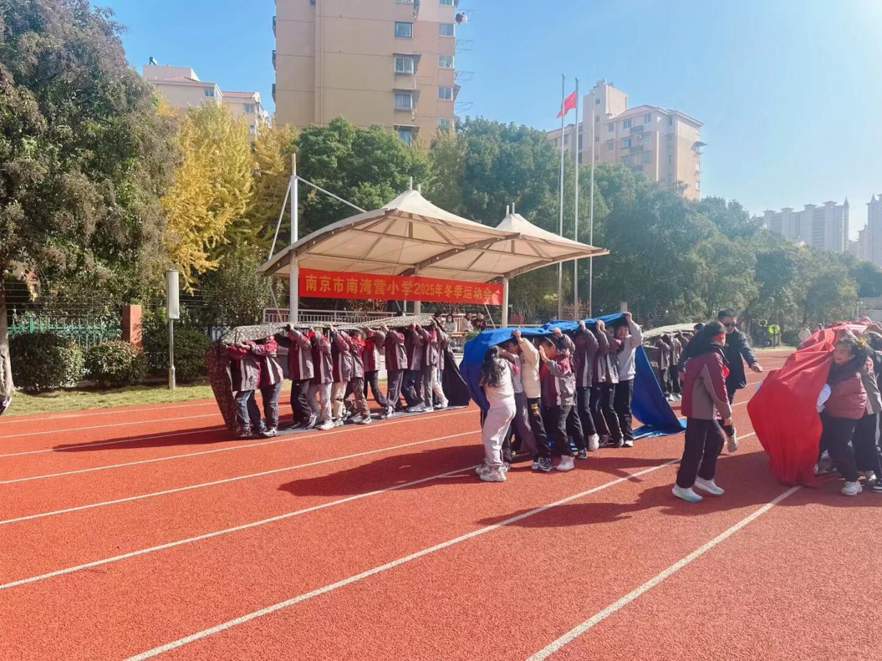 11.28运动会报道_html_m44b72c35.jpg