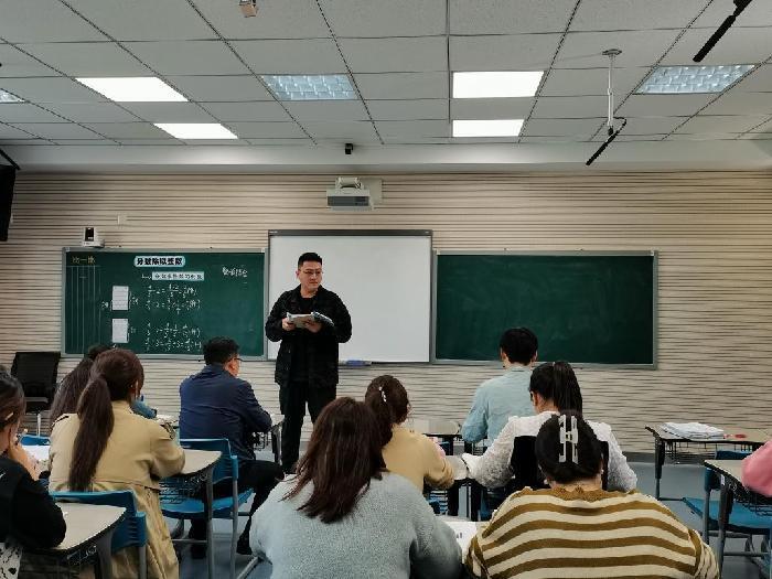 20231011数学组校本教研报道_html_m11a3535c.jpg