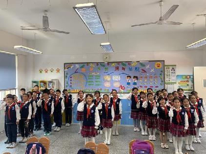 20231019诵经典美文 感文字魅力——南湾营小学第十二届“i悦读”读书节系列活动报道_html_m2045c9fe.jpg