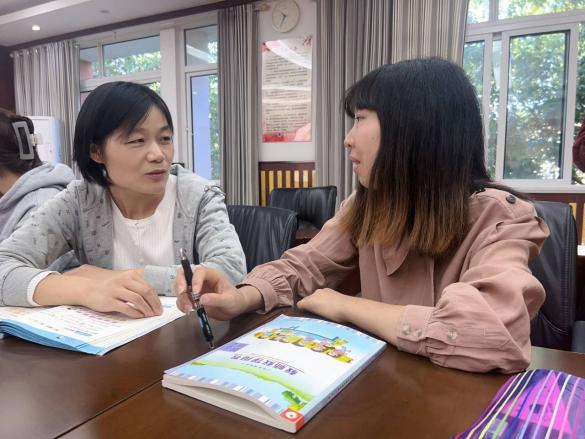 20231101数学组集体备课新闻稿_html_535d8a19.jpg
