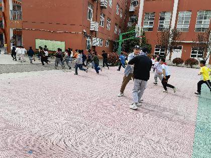 20230417【安全第一】加强反恐防暴 创文明安全校园_html_163f95d0.jpg