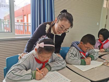 20241029语文组童学课堂报道_html_112d672b.jpg