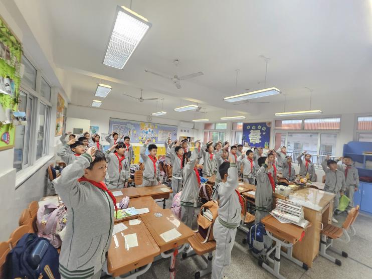 20241014升旗仪式报道（周悦写）_html_m4ada3c8c.jpg