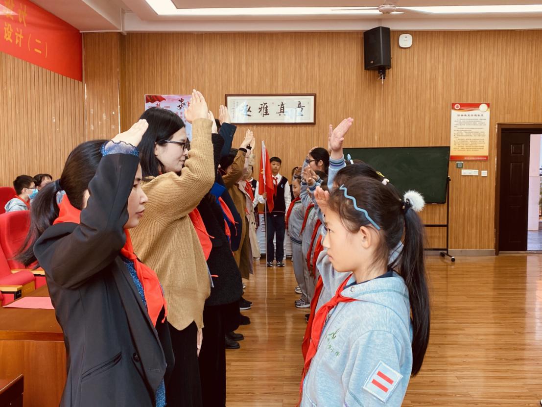 少代会(1)_html_m31a8e12c.jpg