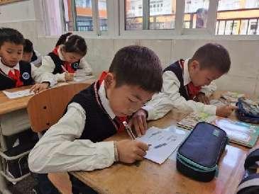 活动驱动 链接生活——南湾营小学”童学课堂“系列研究课第期389期_html_ma190812.jpg