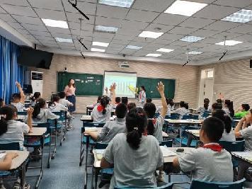 20230524黄娴童学课堂报道_html_m64087837.jpg