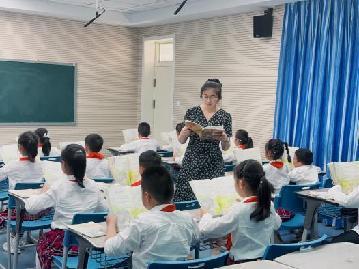 走进童话，深入童心_html_5e7d6177.jpg