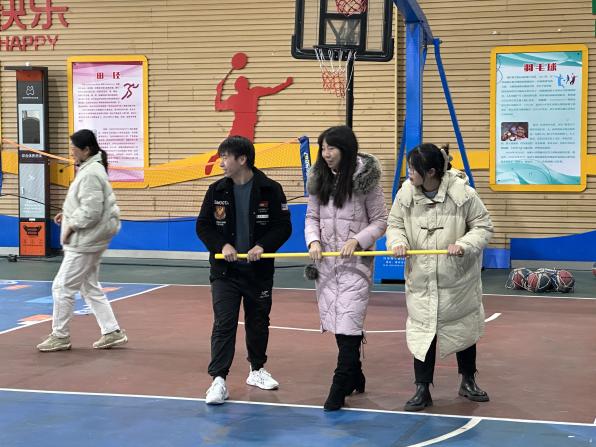 20241206青年教师研修班报道_html_47c508c7.jpg