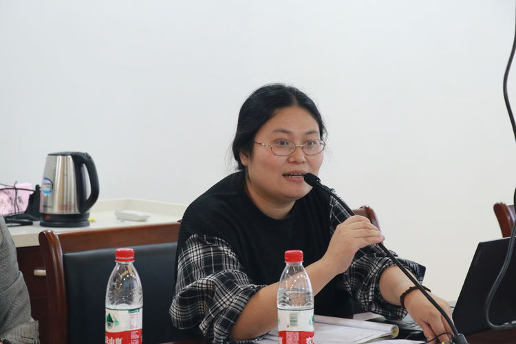 【绿色华中】  言传身教悉心栽培 青蓝结对共育芳华  ——记南外仙林分校华侨城中学新教师汇报课暨青蓝工程结对仪式