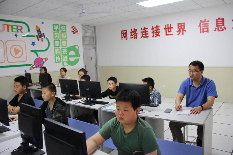 关注学生学习力生长--龙潭信息教研组第四次活动报道