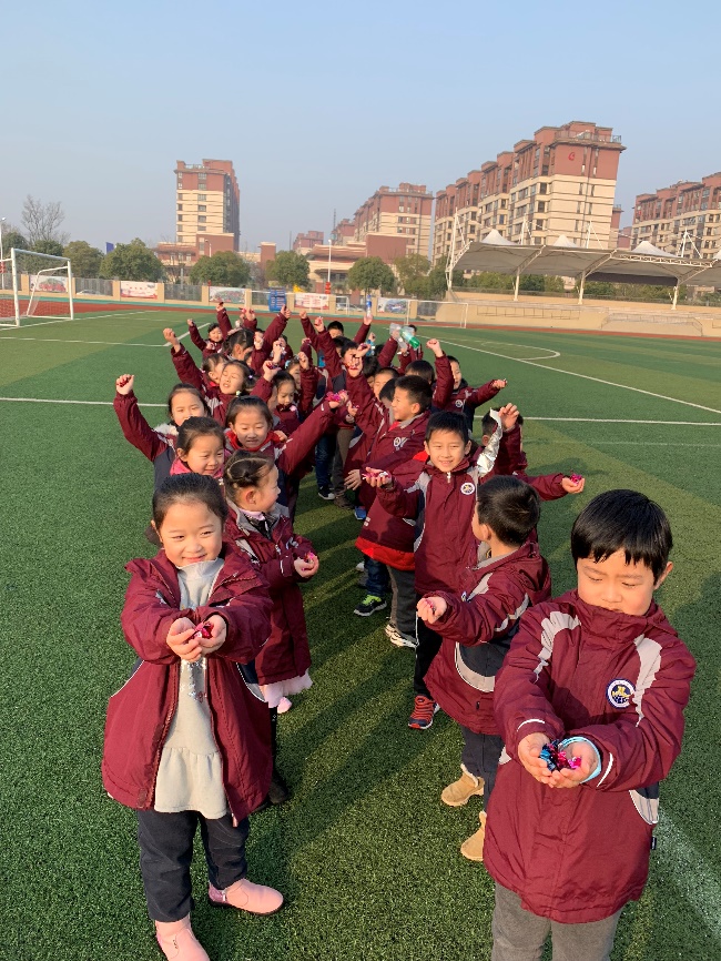 学雷锋新闻_html_m6c952fca.jpg