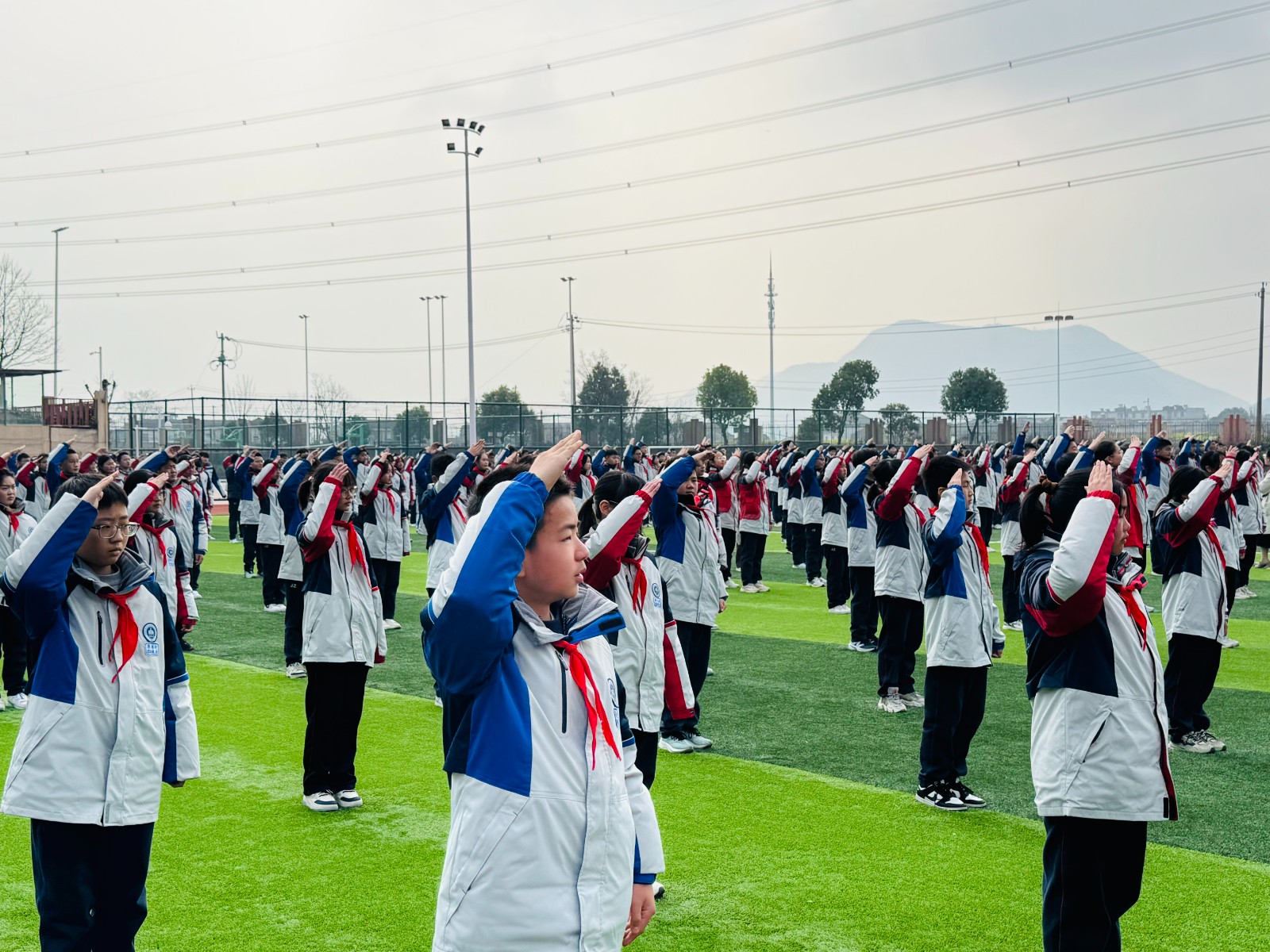 图二升旗仪式 (1).jpg