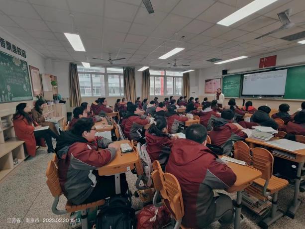 学八礼四仪，做礼德少年 南京市花园中学八礼四仪系列活动 升旗仪式和主题班会圆满完成(2)(1)_html_m15432c39.jpg