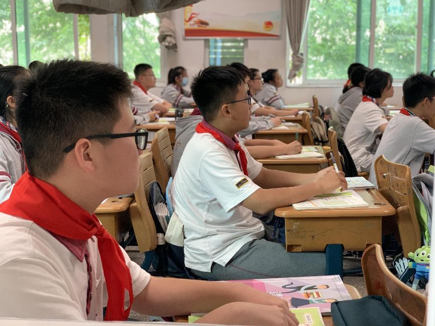 2022.9.1新学期、新起点、新气象——南京一中马群分校2022秋季学期顺利开学_html_2a72b960.jpg