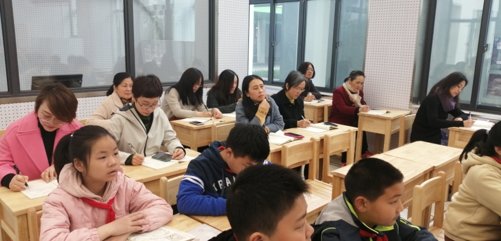 2021.4.15 专家引领促成长  细心指导润无声_html_543b704a.jpg