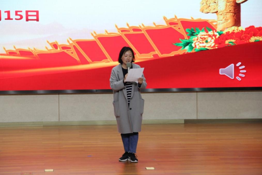 英烈故事我来讲——记栖霞区小学生红色故事比赛(1)_html_m5ad56896.jpg