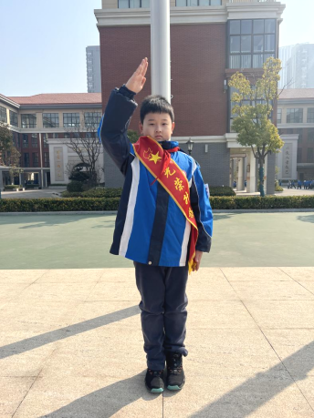 第三周升旗仪式新闻稿567.png