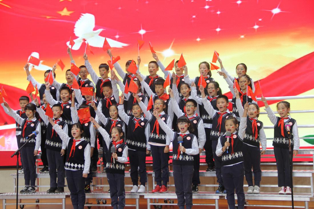 “喜迎二十大 奋发向未来”我为祖国献歌新闻稿_html_m770a60a4.jpg