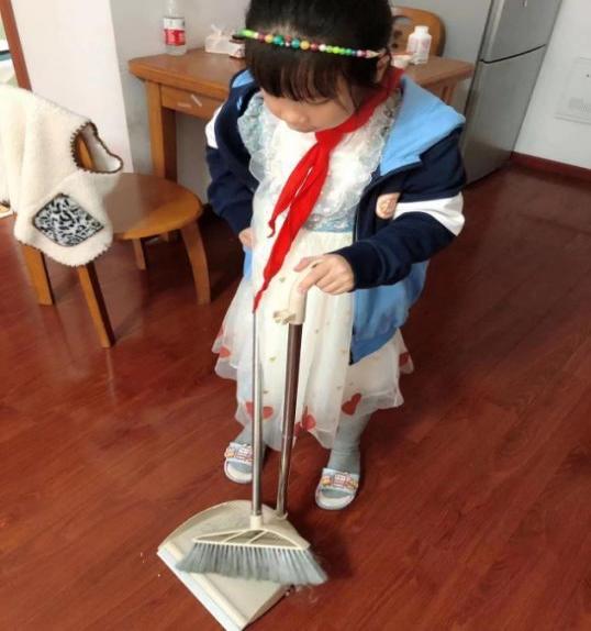 二5班小陶娃居家勤劳动2022.10_html_m55f53503.jpg