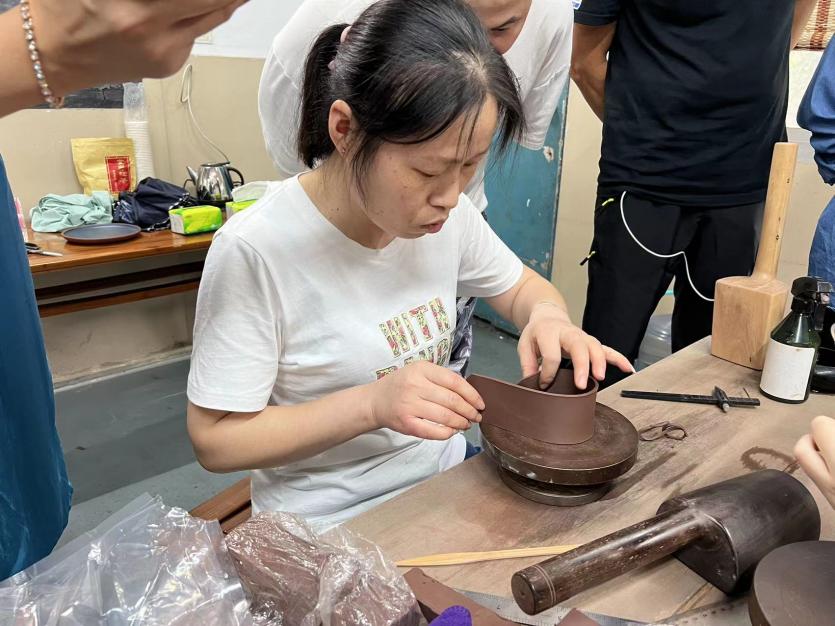 宜兴陶艺培训新闻稿(1)_html_m76898b8c.jpg