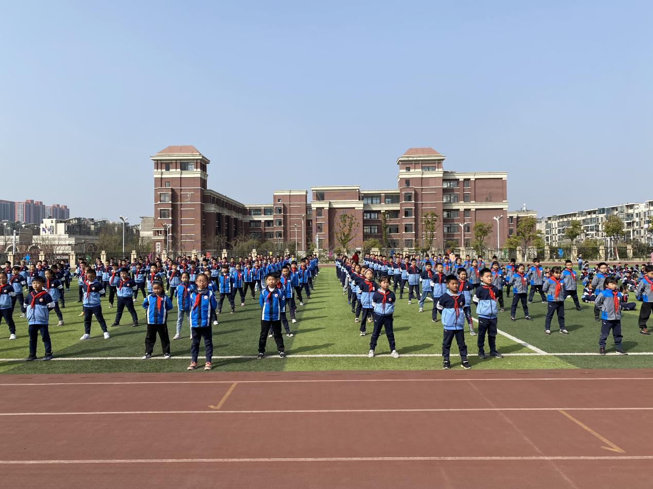 跑操比赛新闻稿_html_74c88d68.jpg