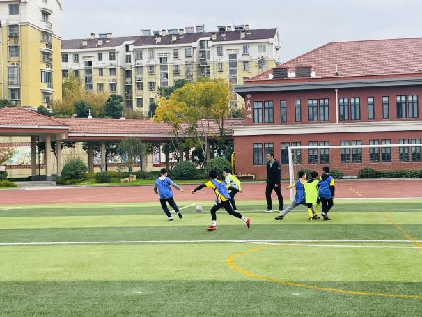 晓庄小学“校长杯”足球班级联赛赛程报道（三）_html_m5894d2cc.jpg