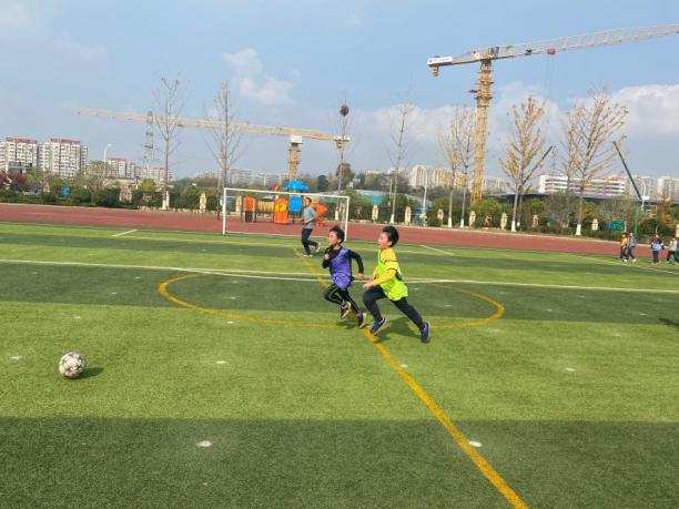 晓庄小学“校长杯”足球班级联赛赛程报道（三）_html_36463eb9.jpg