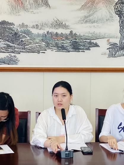 聚焦常规教育  促进习惯养成——一年级班主任工作例会新闻稿_html_m590020c1.jpg