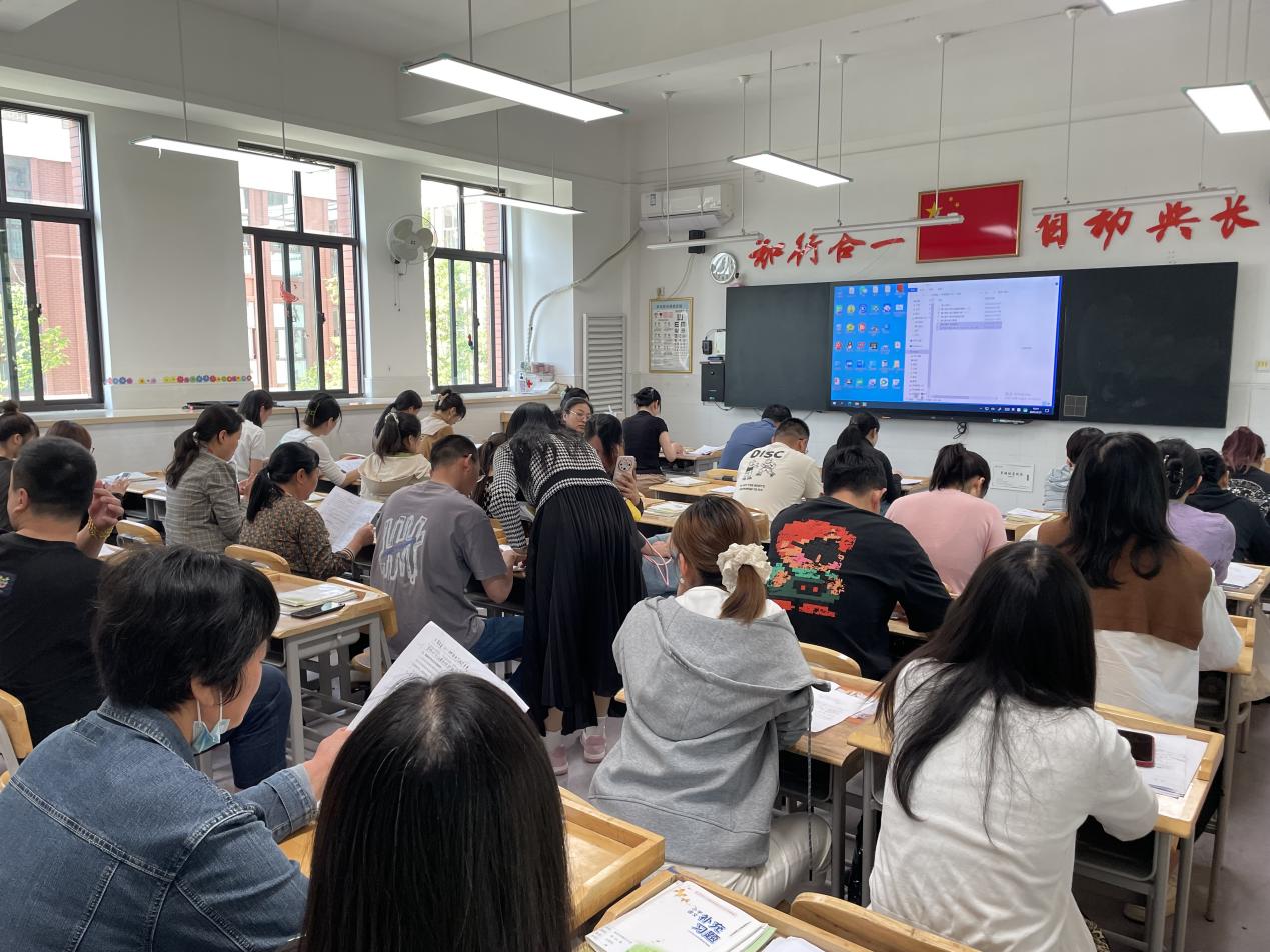 2025.4.25 2024-2025第二学期家长会新闻稿_html_4d3726b3.jpg