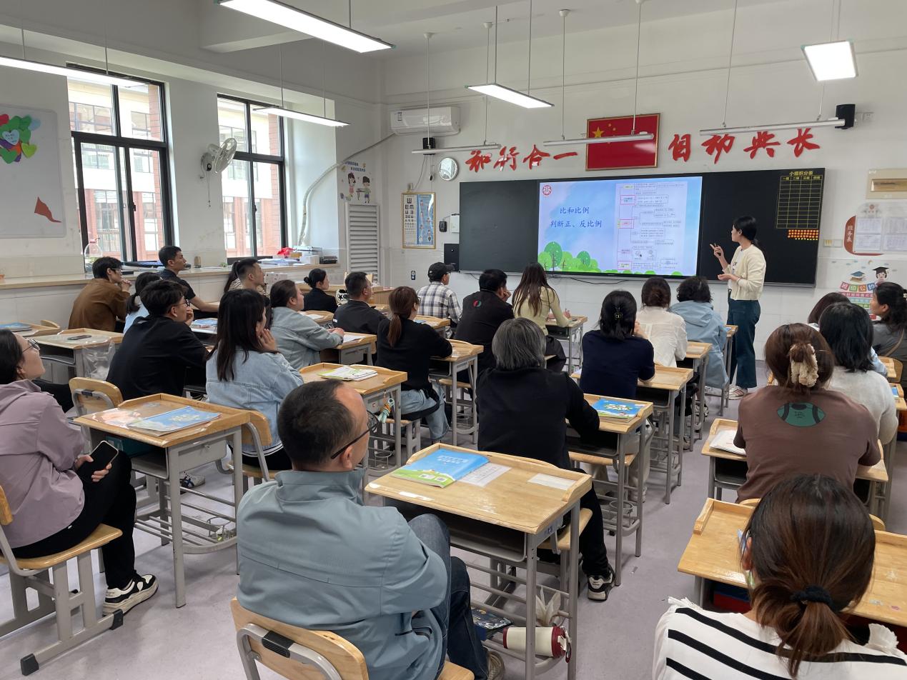 2025.4.25 2024-2025第二学期家长会新闻稿_html_778d55ad.jpg