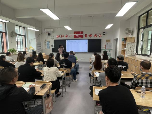 20240514期中家长会_html_7cd66448.jpg