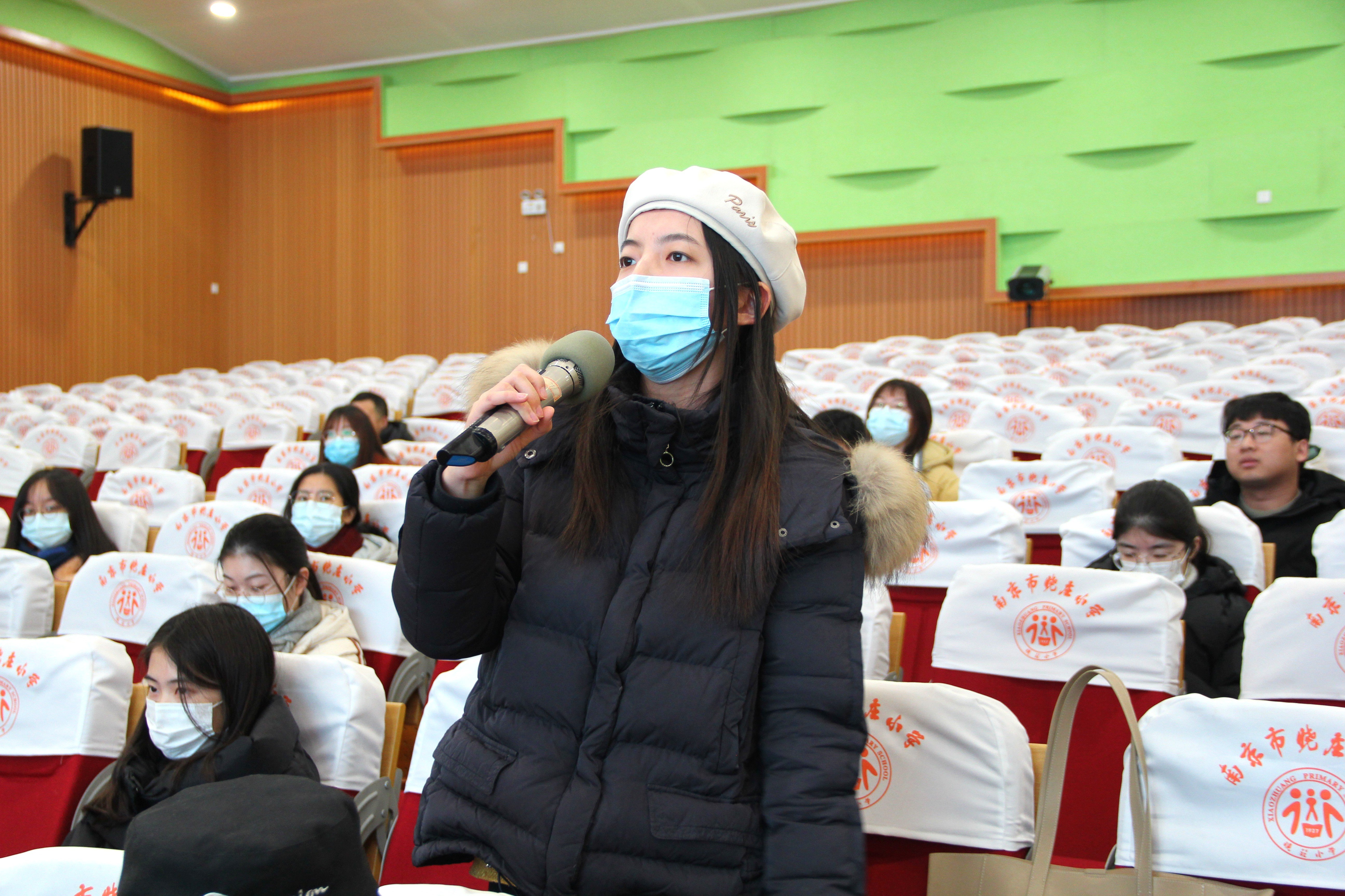大学生进校园_html_m552922c1.jpg