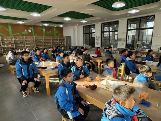 【知行晓庄】陶娃巧手塑 泥趣创风采——记南京市晓庄小学美术组特色展示课活动