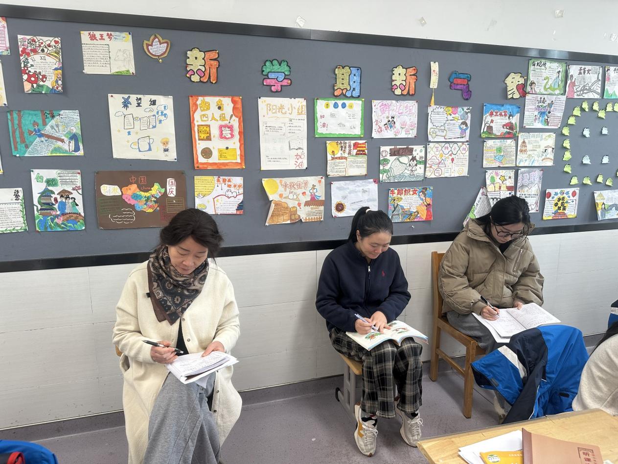 活动报道:探究单元主题意义 共研单元整体教学20251126_html_m397015d4.jpg