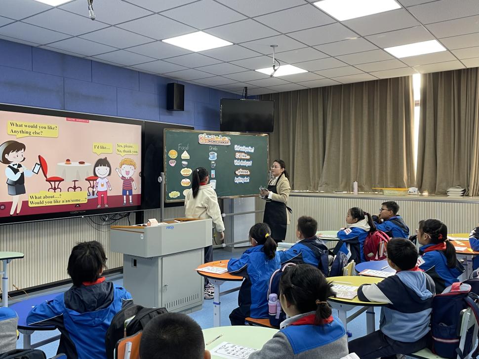 20241126活动报道：探讨单元主题意义 共研单元整体教学（八）_html_m445a1d99.jpg