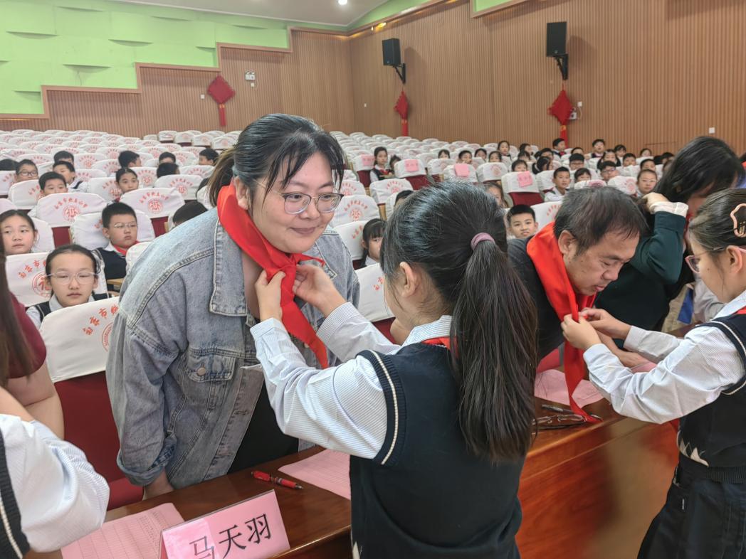 少代会新闻稿(1)_html_429c97e2.jpg