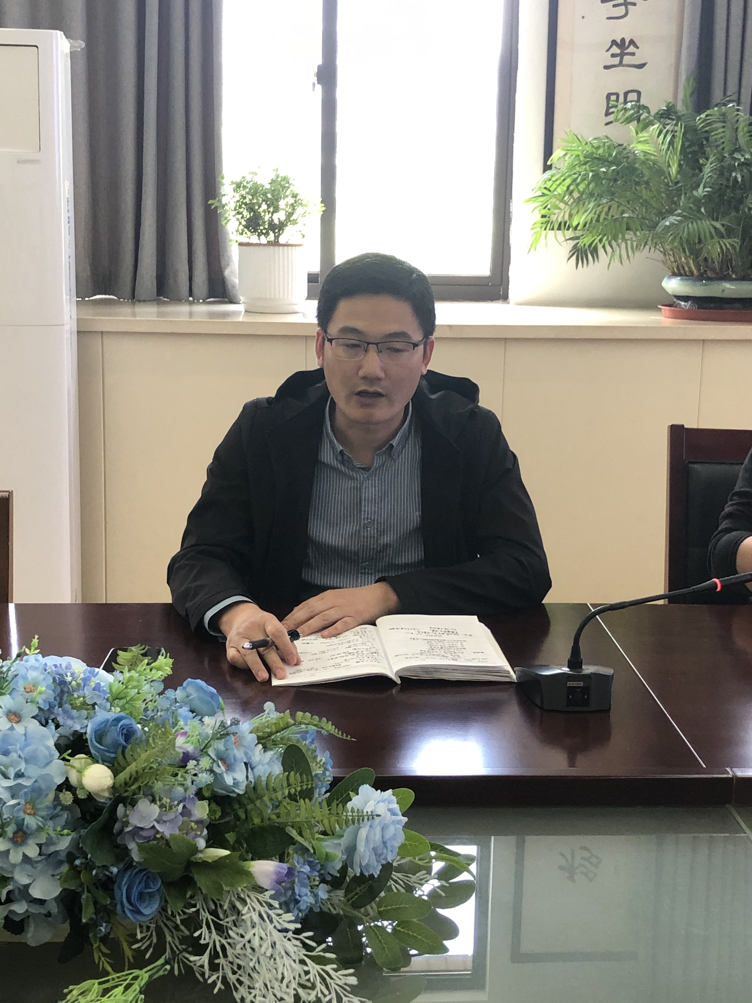 20250509六年级教师会议新闻_html_m39a38d49.jpg
