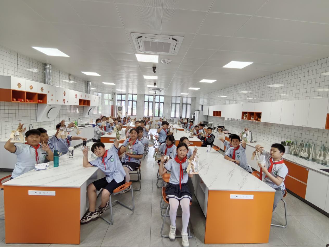 20250516班级结队 (1)_html_2561588f.jpg